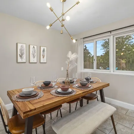 Funky MINI GOLF Home filled with Amenities
