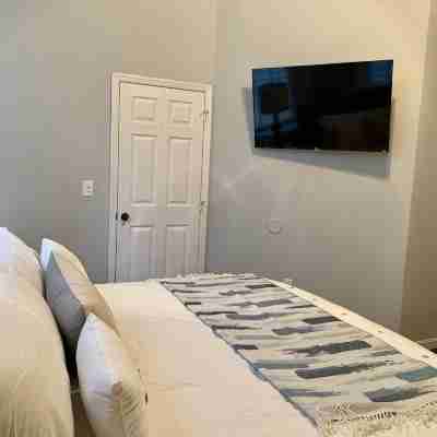 Cozy Apartment in the Heart of MainStrasse Rooms