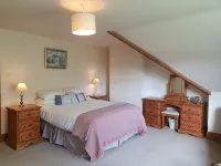 Escape to Pembrokeshire! Charming, spacious cottage - well located for exploring