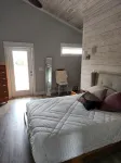 海灘，小鎮和船衹下水點度假屋