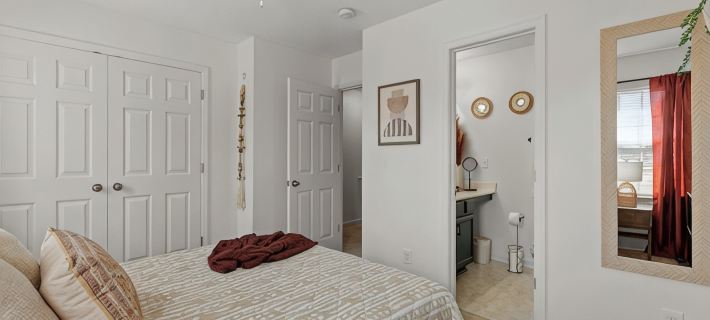 2-Bedroom BoHo Oasis Townhome Hotels in Jacksonville