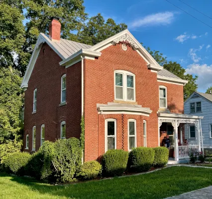 Gorgeous Historic Victorian - 4 bedrooms 2 bathrooms - 4 Blocks Walk to Town - Wifi