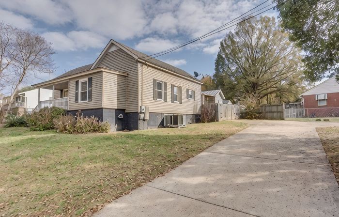 The Periwinkle Cottage, 3BR, 2BA Fort Mill Retreat. Close to Downtown!