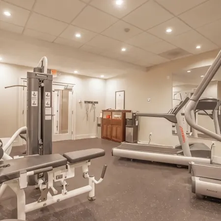 Huge condo in historic hotel near Lake Michigan/Parks/Festivals w/parking