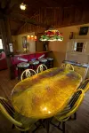 Climb On Inn-RRG- 3BD & 2BA - Outdoor Adventure Paradise- Pet Friendly -Cozy - 홈스테이