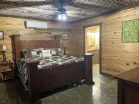 Serene 2 Bedroom with Loft located on Caddo Lake - Homestays