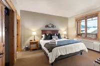 Ski in-Ski out Morning Eagle 3-bedroom condo in Whitefish - balcony