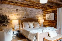 Spacious 6-bedroom cabin & sports bar in Amish country. Close to Breitenbach. - Chalets