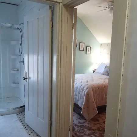 Restored 1870 Victorian Home in Historic LaPorte, IN all for you.. Ξενοδοχεία στην πόλη La Porte