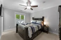 Shady Shoals - Lakefront; Quiet Cove; Huge Dock; Pool Table; Walk to State park - Boutique