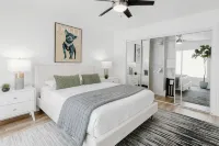 THE TURTLE, Brand New Heated Pool, 10 minutes to Downtown Naples, 5th Ave. Beach - Private Pools