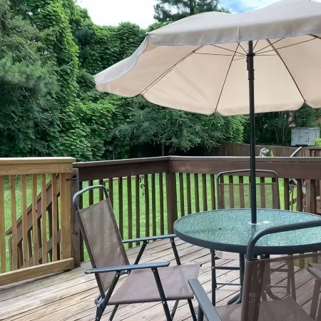 Charming Townhome with Two King Beds & Sep Bath
