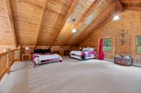 Serene cabin getaway minutes from hiking, biking, UTV and snowmobile trails. - Chalets
