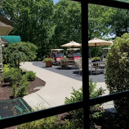 Lakefront Private Resort, Stunning Condo w/golf view, Dog friendly! NO fees!