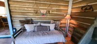 Spacious cabin in Angel Fire area - 6 miles to ski slopes and recreation area - Hytter