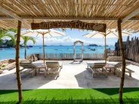 โรงแรมพาอุส ปูติห์ โรงแรมใกล้หาด Tamarind