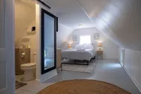 Corner Cottage, Downtown Saugatuck - 4-Star