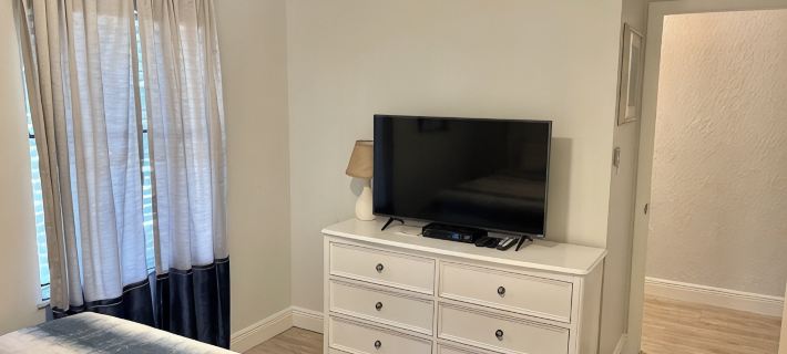 NEW COMPLETE REMODEL, MELBOURNE HARBOUR VIEWS Hotels in Melbourne