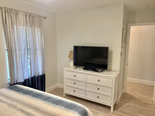 NEW COMPLETE REMODEL, MELBOURNE HARBOUR VIEWS - balcony