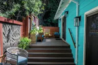 Tropical Hideaway 15 minutes from downtown and beaches! - 3성급