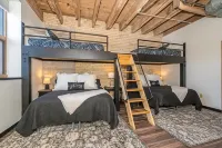 Lake Superior Loft - Sleeps 10, Heart of Canal Park, Lake Superior View - Homestays