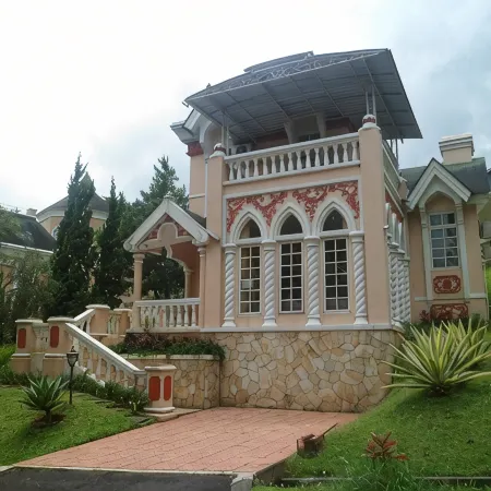 Villa Kota Bunga Matahari Hotels in Pacet
