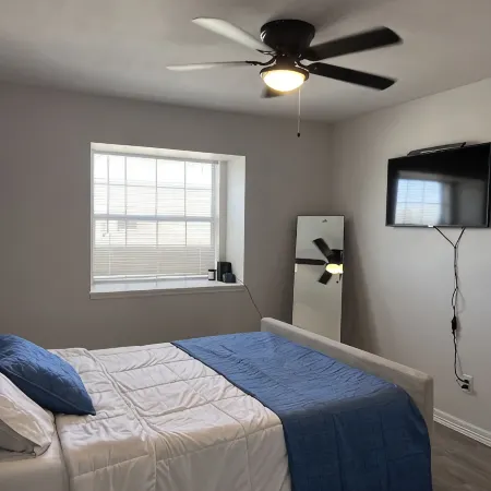 North side 3 bedrooms 2 bath
