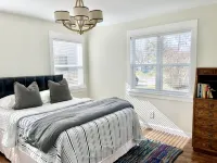 2/1 Cottage near Airport, ConvCntr, MusicFctry, FourSeasons, Omni, Westin, UD - Bungalows