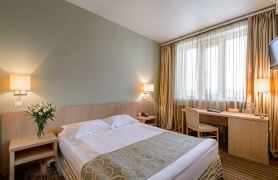 SkyPort Hotel