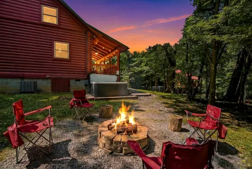 Little Joe Log Cabin, Utk/Neyland, Smokies, 16Acres, FP, HotTub, Fishing, Pets - シャレー