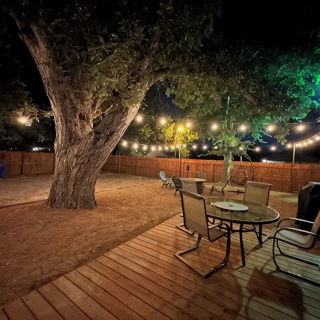 The Mustard Seed Cottage-Charming 3-BR Craftsman conveniently located downtown!