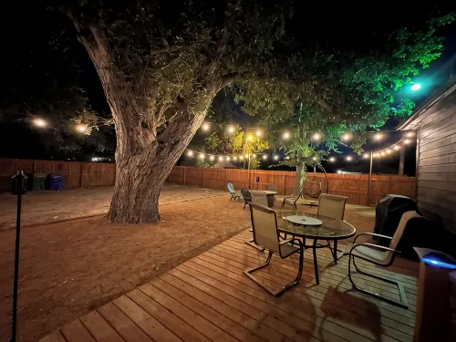 The Mustard Seed Cottage-Charming 3-BR Craftsman conveniently located downtown! - 4-Star