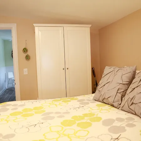 Hot Tub - 1/2 Block to the Beach - Family & Dog Friendly.