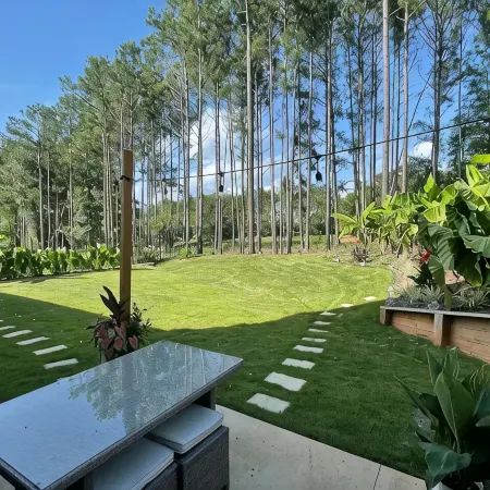 LUX House! HOT TUB! 4 min to campus. Golf lot