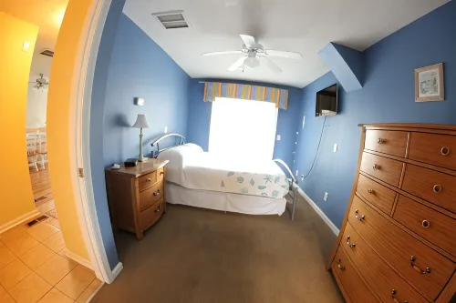 Pet friendly Leeward Cottage: Only a Few Steps to the Beach - 2-Star