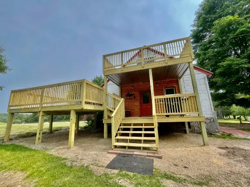 Lakeside Hideaway: Full-Home Retreat on the Remote Boney Falls Basin - ブティック