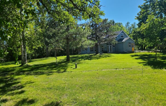 Country Farmhouse at 14 Hands Farm