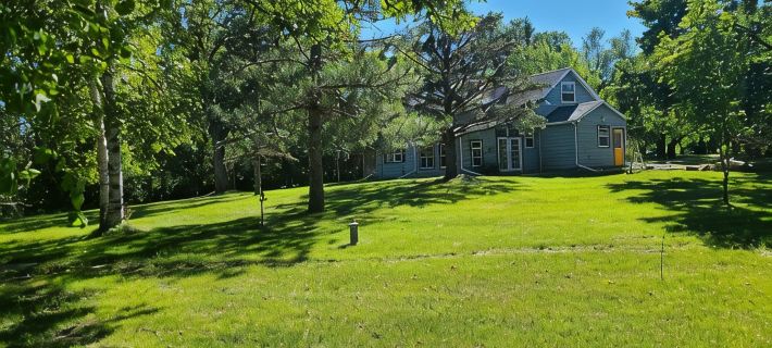 Country Farmhouse at 14 Hands Farm Hotels in Becker County