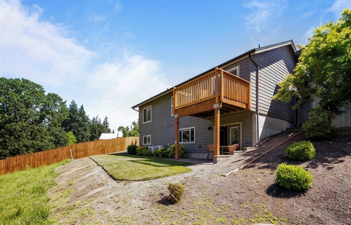 Stylish Two-Story Getaway on Keizer's Quiet Outskirts