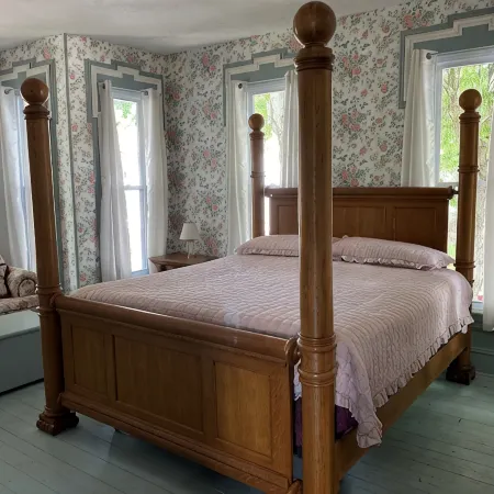 Hillside Haven Historic Vacation Home in Deersville by Tappan & Clendening Lakes Hotels in Harrison County