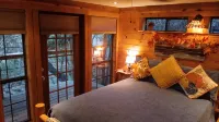 Stoney Porch Guest Cabin - Nestled in the Beautiful Texas Hill Country - Chalet