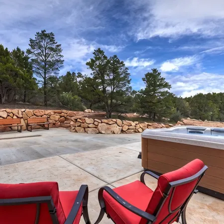Spacious, Private Hot Tub, 6 bedrooms 5 Ensuite Bathrooms. 7th night FREE!