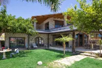 Villa Minoa Just Next to the Beach, with Surprising Sea and Mountain Views - Huvilat