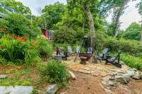 The Red House: Panoramic Views and Walk to Town - con encanto