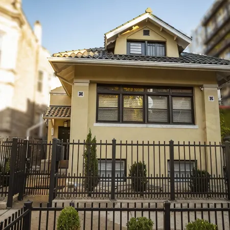 Chicago Bootlegger House Sleeps 11-22 with 3 parking spots