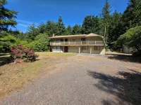 Packwood Big House : River View, AC, Wi-Fi, Covered Patio, Bar and Game Room! - 3-Star