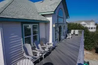 A Beach Vacation Destination. EV Friendly. - Pools