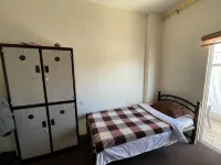 Pizza Street Hostel - 2 ดาว