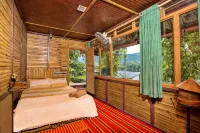 Munkudil Ayurveda Yoga Retreat - parking