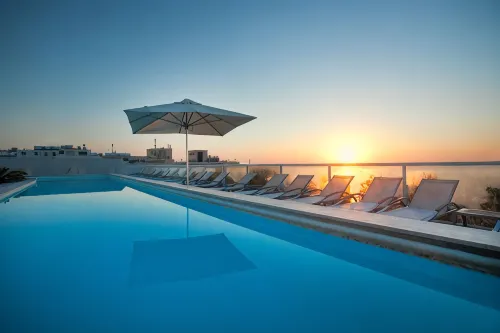 The George, Urban Boutique Hotel - parking